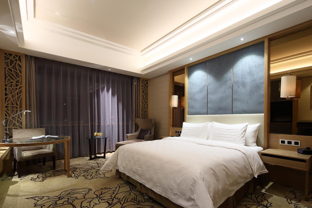 Jinan Luxury Blue Horizon Hotel Exterior foto