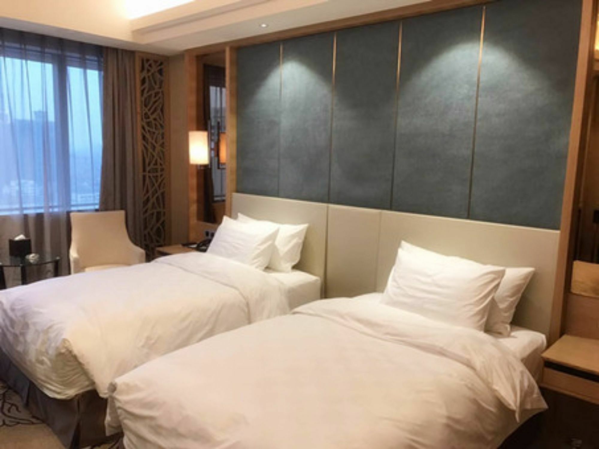 Jinan Luxury Blue Horizon Hotel Exterior foto